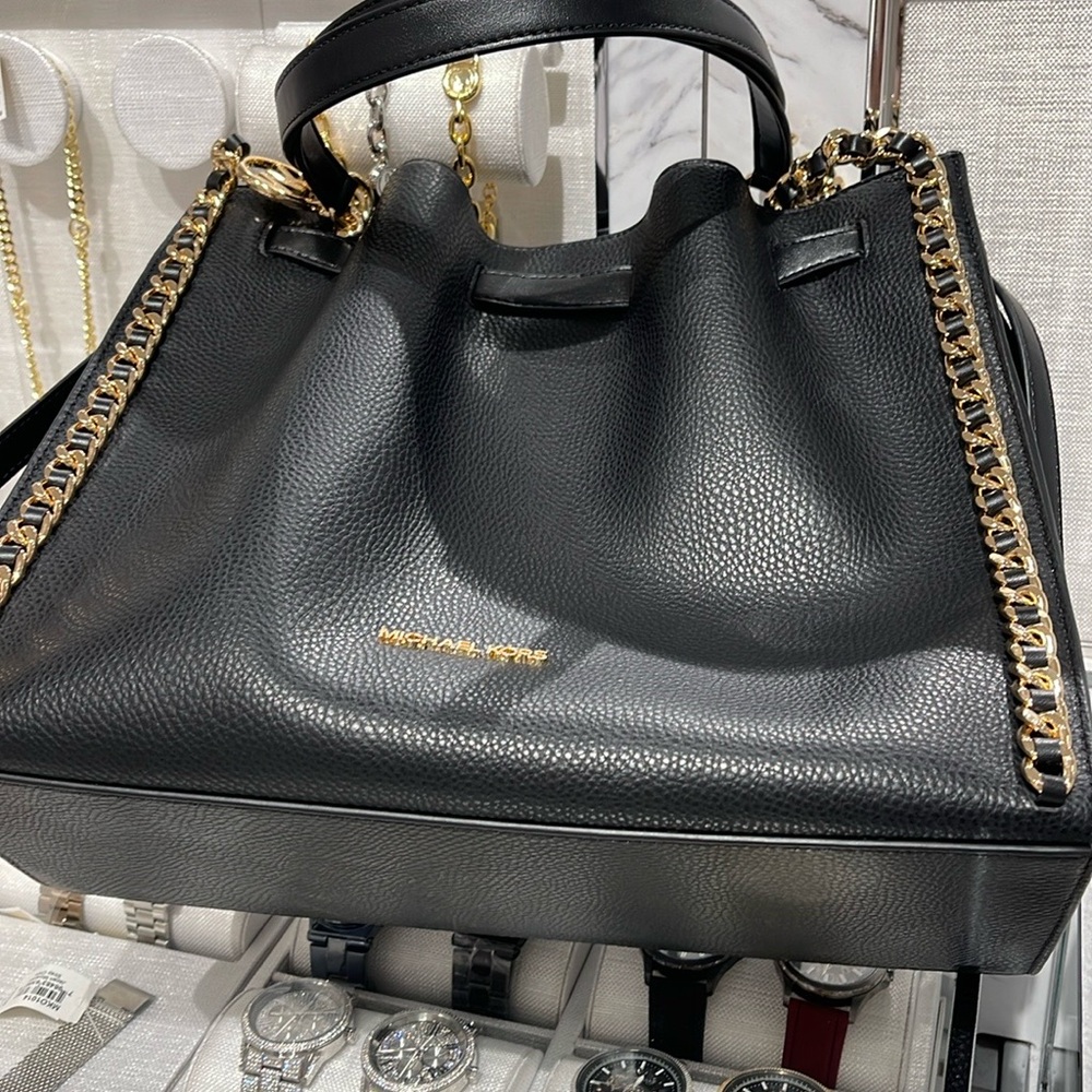 MICHAEL KORS Mina Large Chain Shoulder Tote Bag
Black 
NWT - Picture 8 of 16